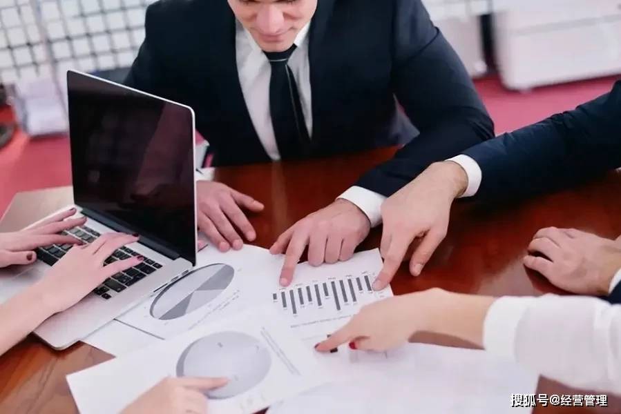 
能力再强 也千万别忽视这4个生存规则 否则你会混的越来越差_JDB电子(图1)