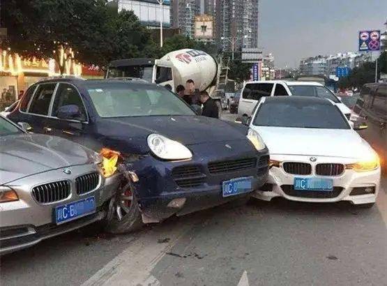 JDB电子试玩网页版：
曝光！富顺不守交通规则行为曝光 这期又是谁上榜(图17)