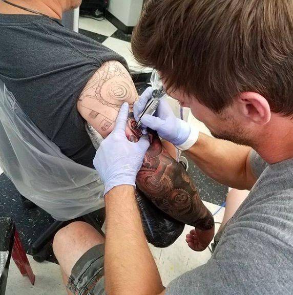 JDB电子：
白板纹身师vs通体纹身师 你选谁？(图5)